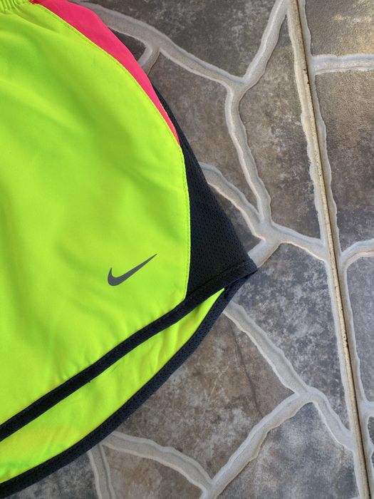 Дамски къси гащи Nike