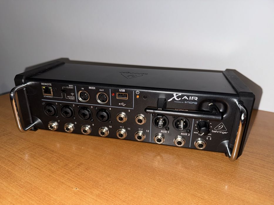 Mixer behringer digital xr12