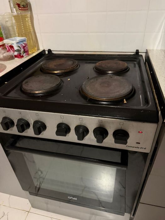 Продам электрическая плита с духовкой