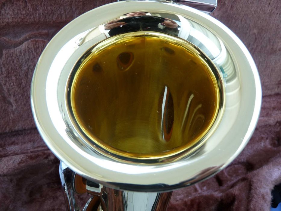 Продавам Алт саксофон Yamaha 25 като нова