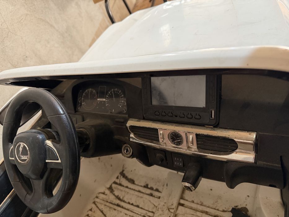 Лексус детский в хорошем состоянии