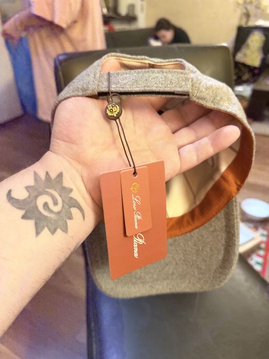 Sapca Casmir Loro Piana noua made in italia pret 300 lei