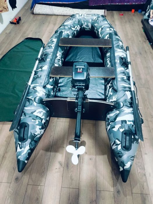 Продам лодку с мотором