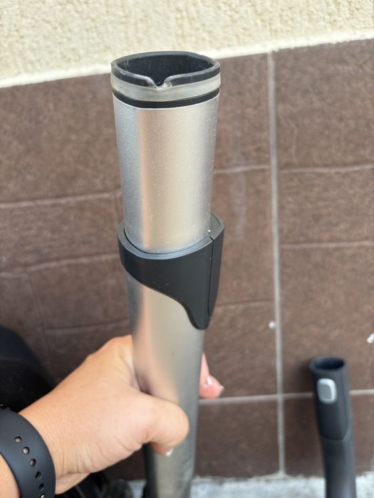 Aspirator AEG VX9 ( defect )