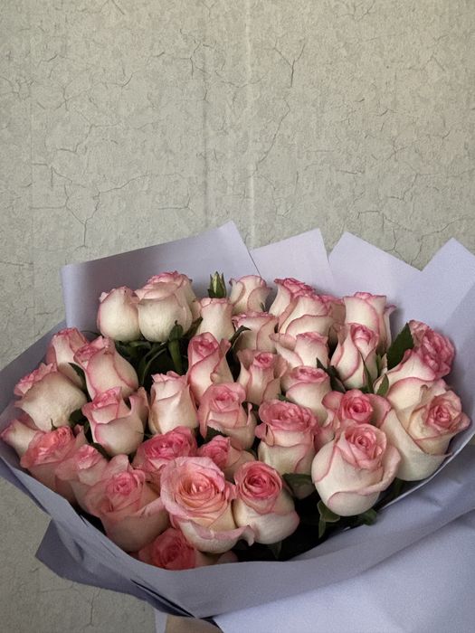 Свежий букет из 37 кустовых роз