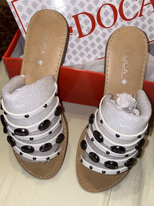 papuci de vara albi sau negri