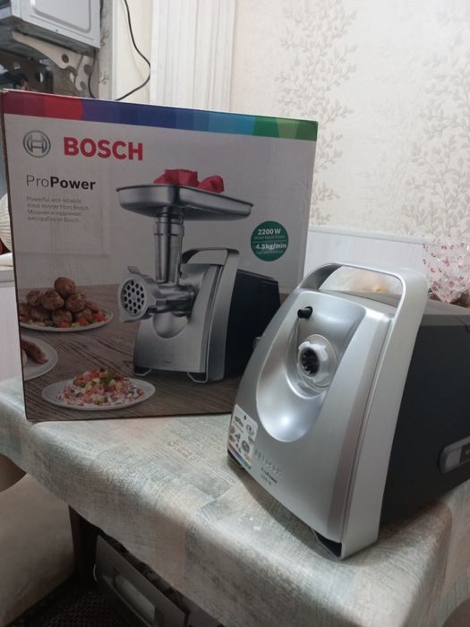 Электрическая мясорубка Bosch Pro Power