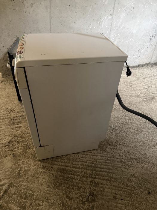 Съдомиялня Ariston Hotpoint