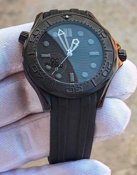 Omega 300m с японски механизъм