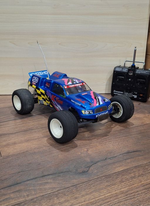 RC кола KYOSHO 1:10