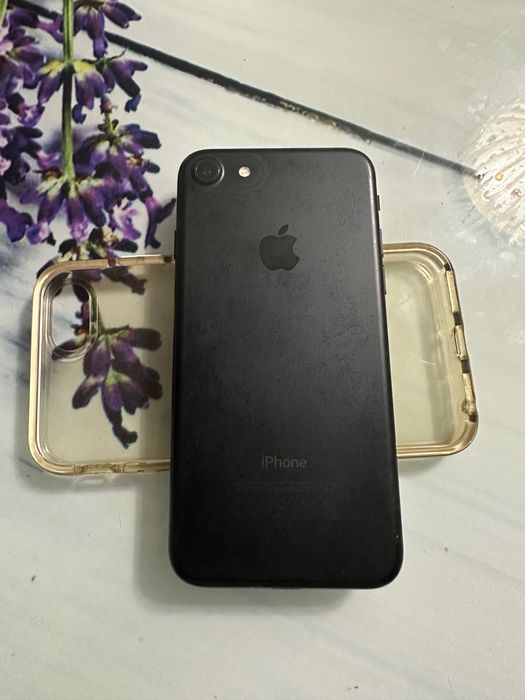 Продавам iPhone 7, 128gb
