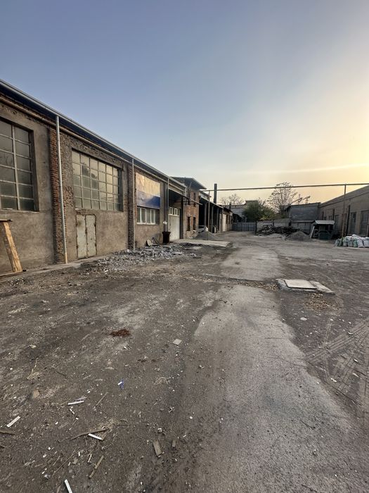 Jomiy krugda Yer sotiladi 60 sotok sklad qurilishi uchun