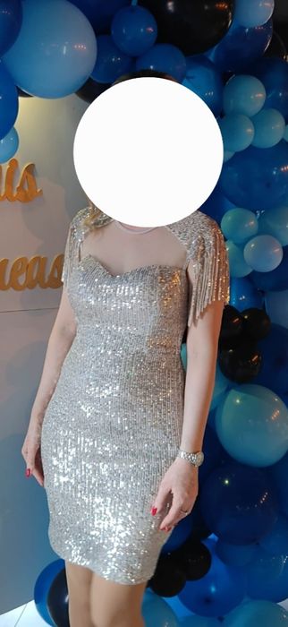 Vand rochie superbă ocazie purtata câteva ore