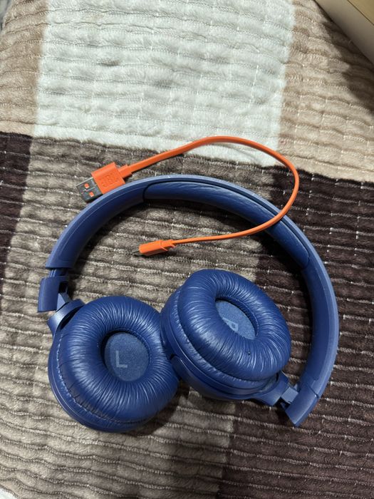 Продам наушник JBL синие б/у