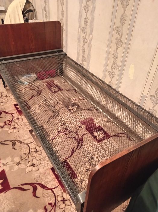 Кровать сатылады, улкен, темир.