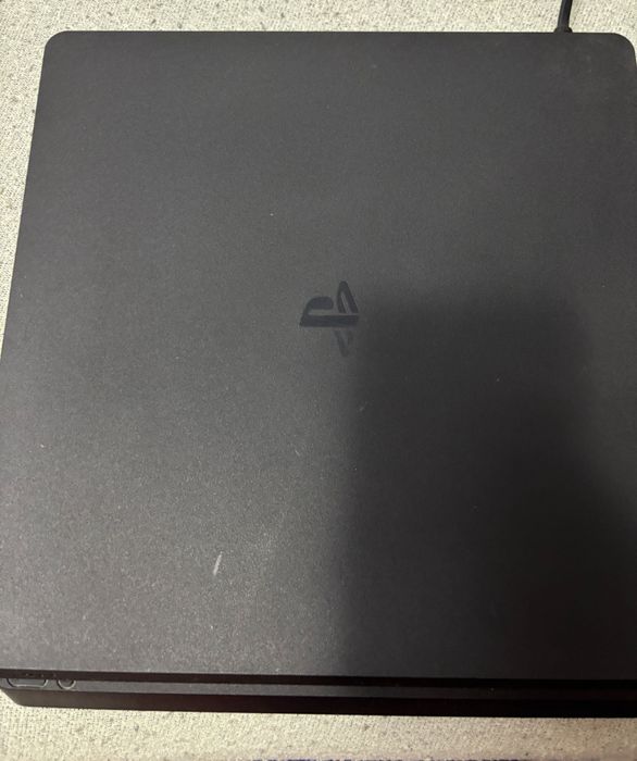 Ps4 slim 1tb + jocuri