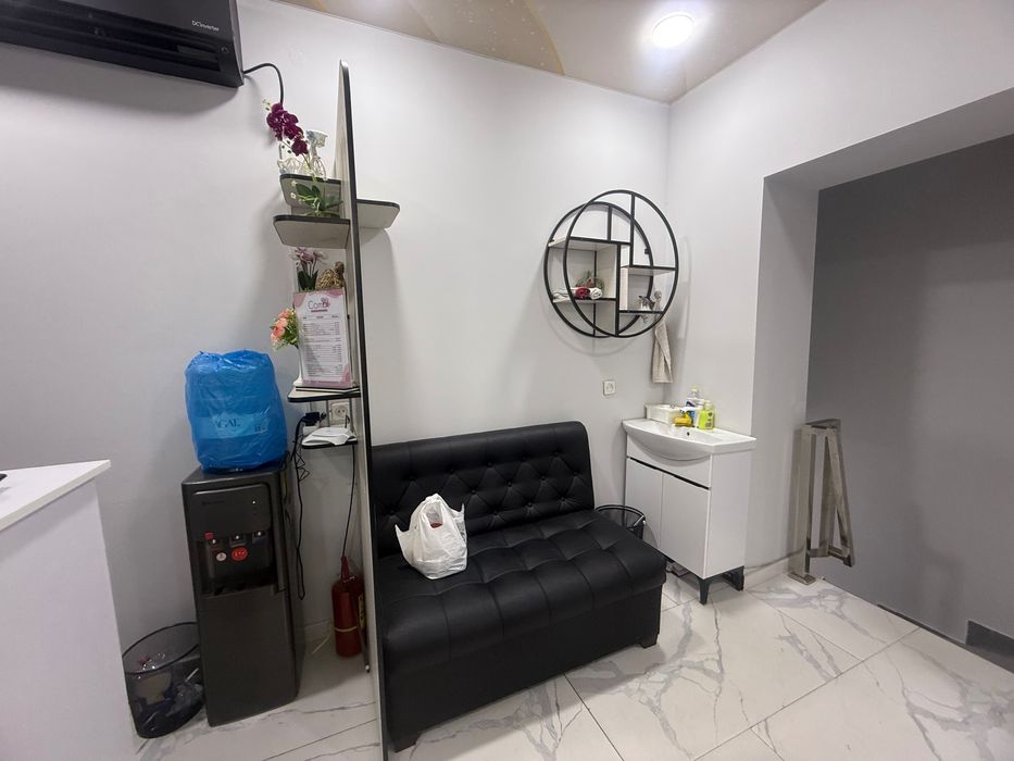 55 кв м Юнусобод Бодомзордаги офис ёки салон учун арендага берилади