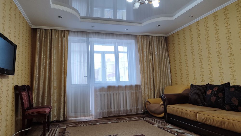 Продам шторы готовые.