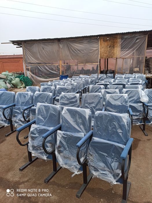 Кресла для актового зала и театра - современное производство