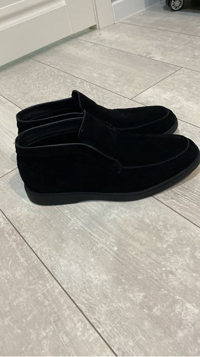 Зимная обув новая опсалютно не разу не одели