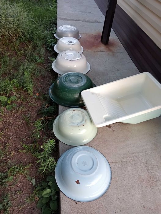 Продам тазы эмалированные