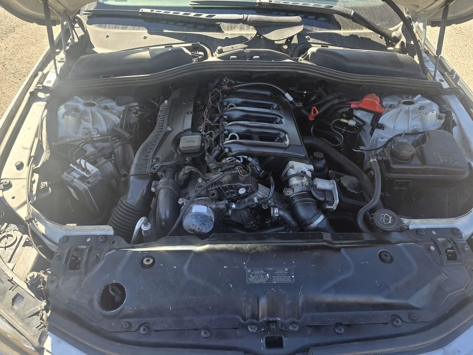 Бмв е60 525д 177к на части