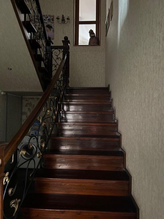 Продается двух этажный дом