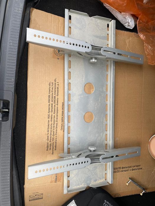 Продам кронштейн