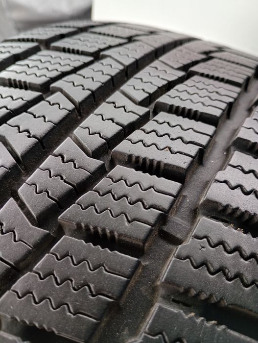 Топ състояние 4бр.215/65/16С Hankook dot3618