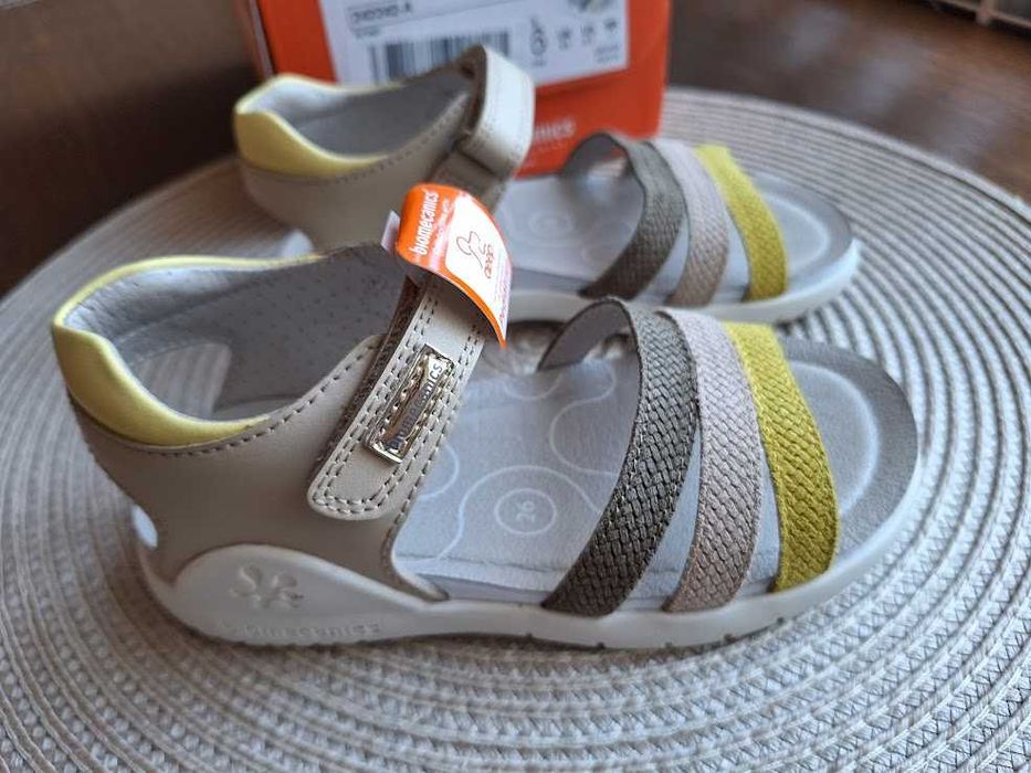 Сандали - чисто нови - Clarks, Geox, Biomecanics - н. 26