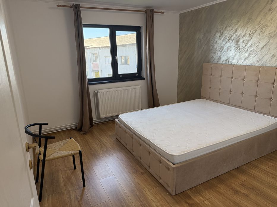 Inchiriez apartament 3 camere Onesti str Libertatii blocuri noi