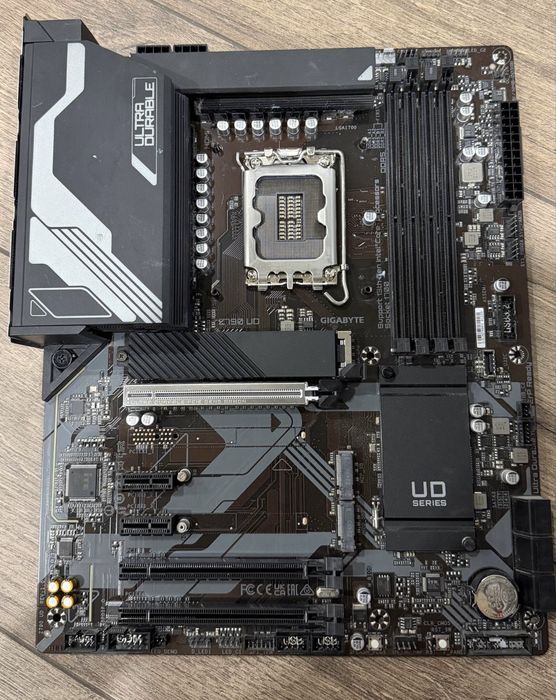 Gigabyte Z790 UD DDR5