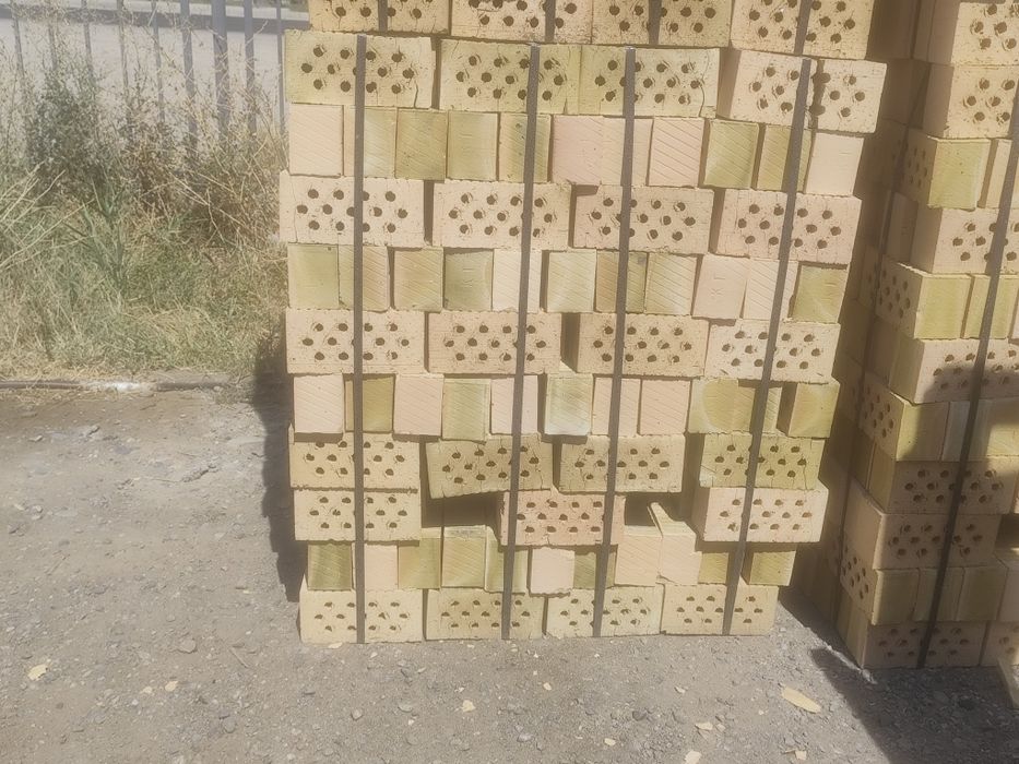 Қызыл кірпіш сатылады