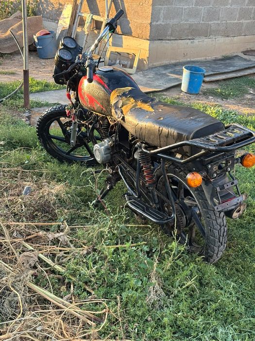 мотоцикл BAJAJ BOXER 150.