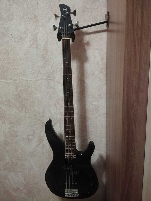 Бас гитара Yamaha TRBX174