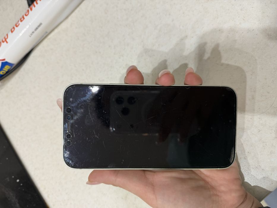 Продам IPhone 12