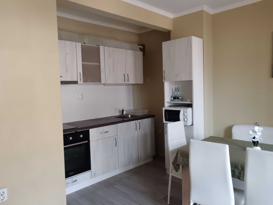 Дава се под наем Тристаен апартамент в Несебър - 93 кв.м за 510 € - Снимка #1