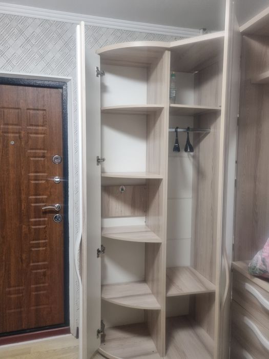 Продам    шкаф в прихожую.