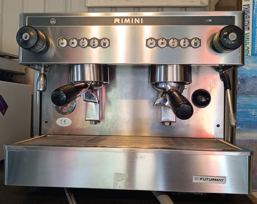 Продается проф. кофемашина с кофемолкой в отличном состояни