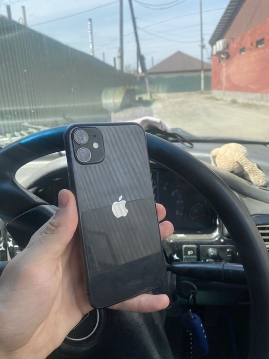 Продам айфон IPhone 11 128gb