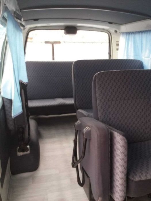 Тойота Hiace 2004 года