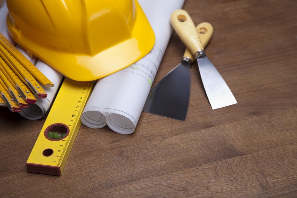 Работы по отделки ремонту, жилых и производственных помещений.