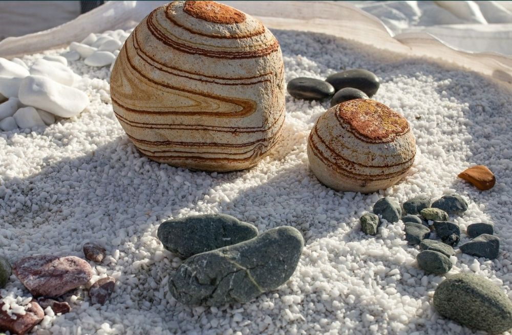 Pietricele gradina piatra alba thasos rotunjita alba neagra gri decor