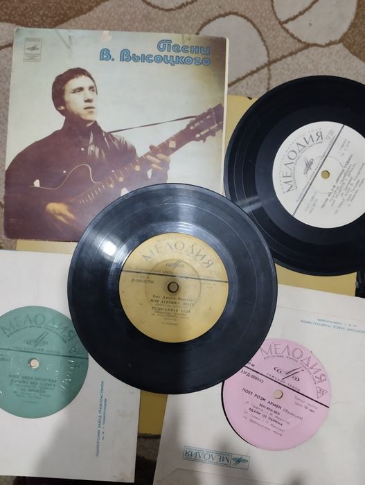 Продаются пластинки виниловые