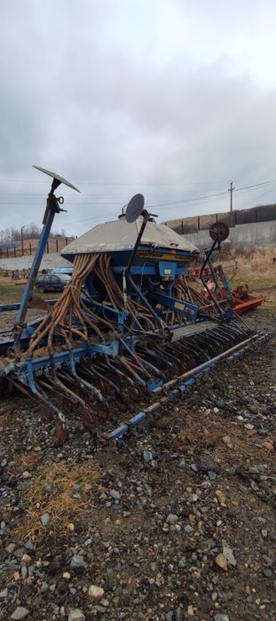 Vând freză cu semănătoare rabe