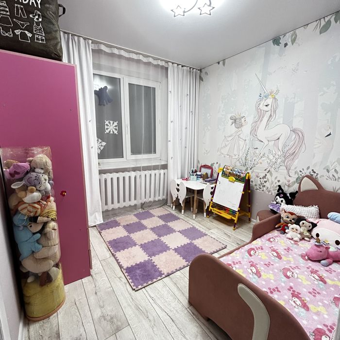 Продам 4 комн квартиру