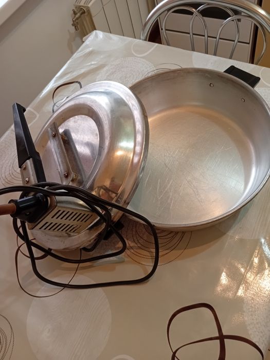 Продаётся  мультиварка Viconte-600