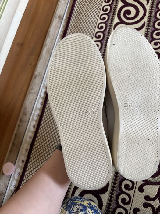 Аяк киім сатылады