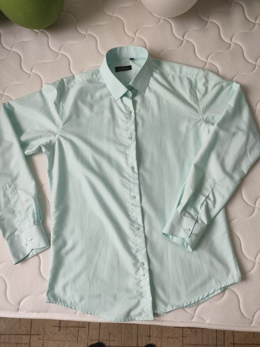 Рубашка мужская .