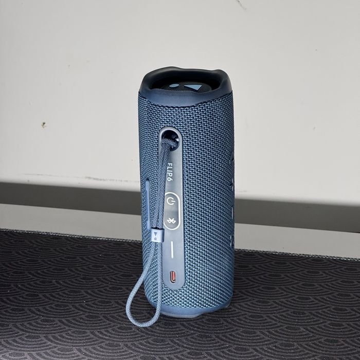 JBL flip 6 BLUE.